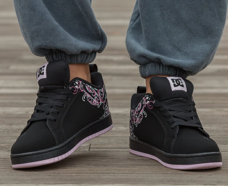 DC Court Graffik Black Pink Sabbath