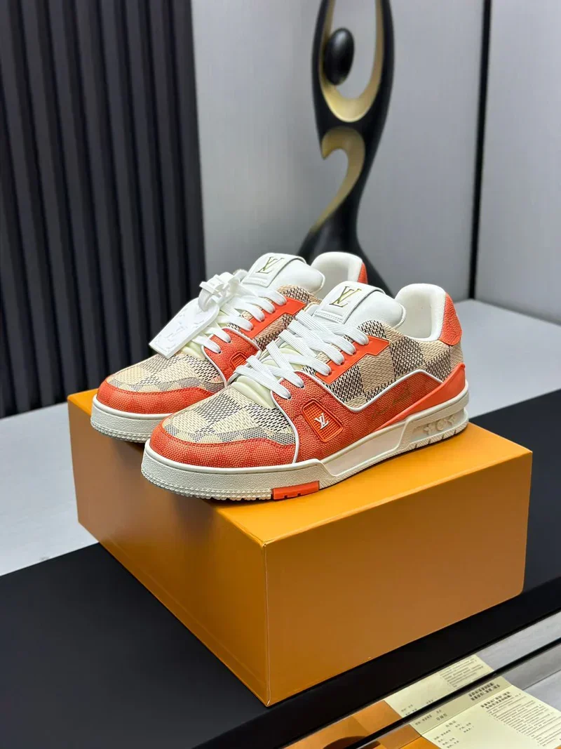 LV *Trainer