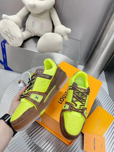 LV *Trainer