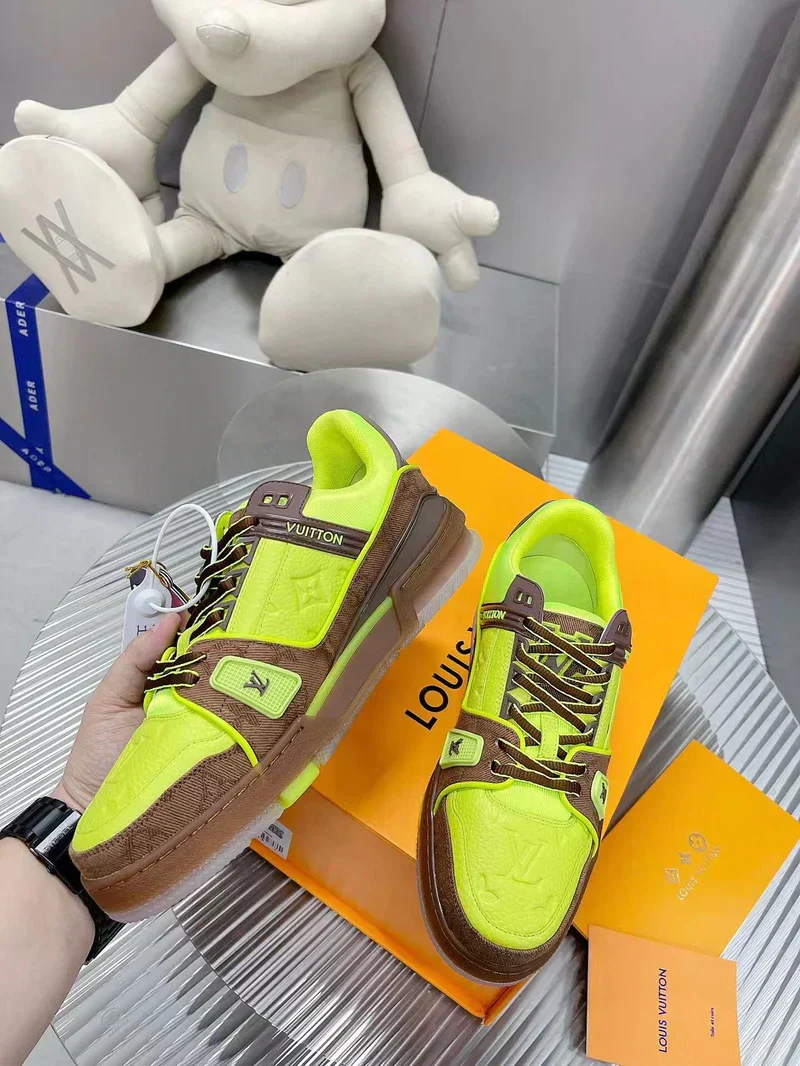 LV *Trainer