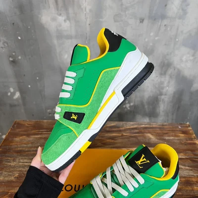 LV *Trainer