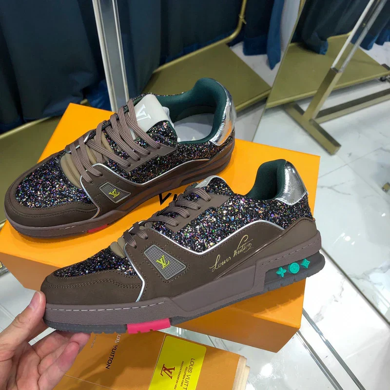 LV *Trainer