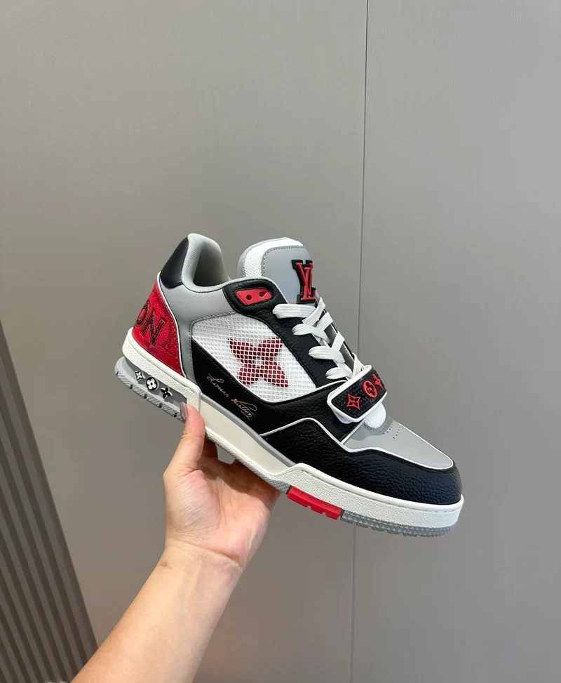 LV *Trainer