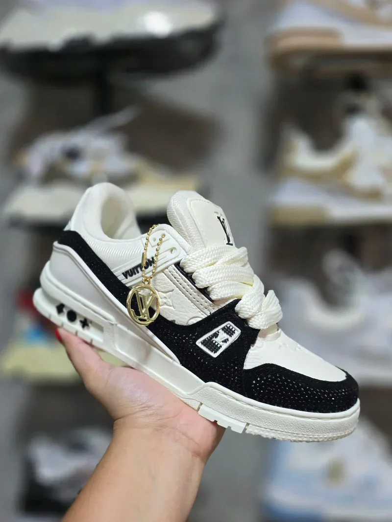 LV *Trainer