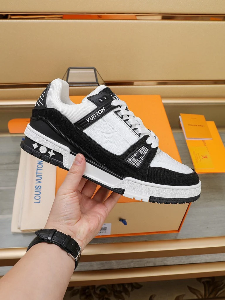 LV *Trainer - Black White