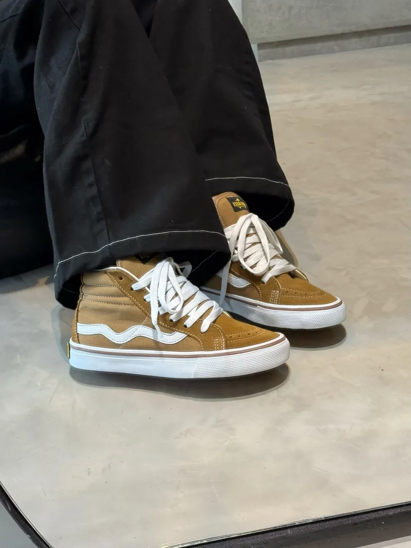 Tênis Mad Rats Hi Top Camel