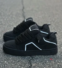 Tesla x Lokal Big Preto Nubuck Prata