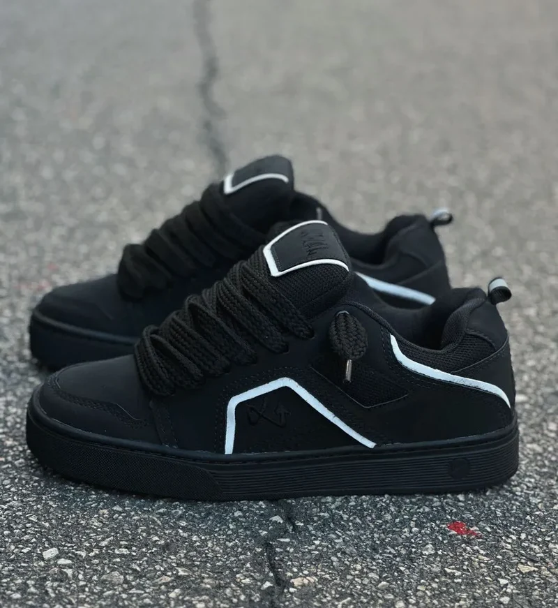 Tesla x Lokal Big Preto Nubuck Prata