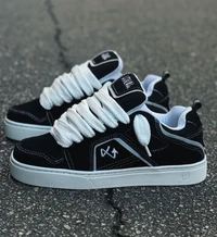 Tesla x Lokal Big Preto/Branco 01