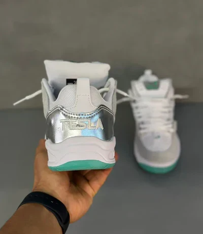 Tesla Nine White/Tiffany