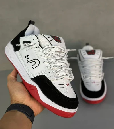 Tesla Nine Black White Red