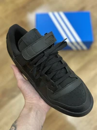 ADIDAS FORUM LOW (Black/Black)