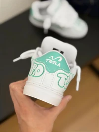 TESLA HERTZ ART (white/tifanny)
